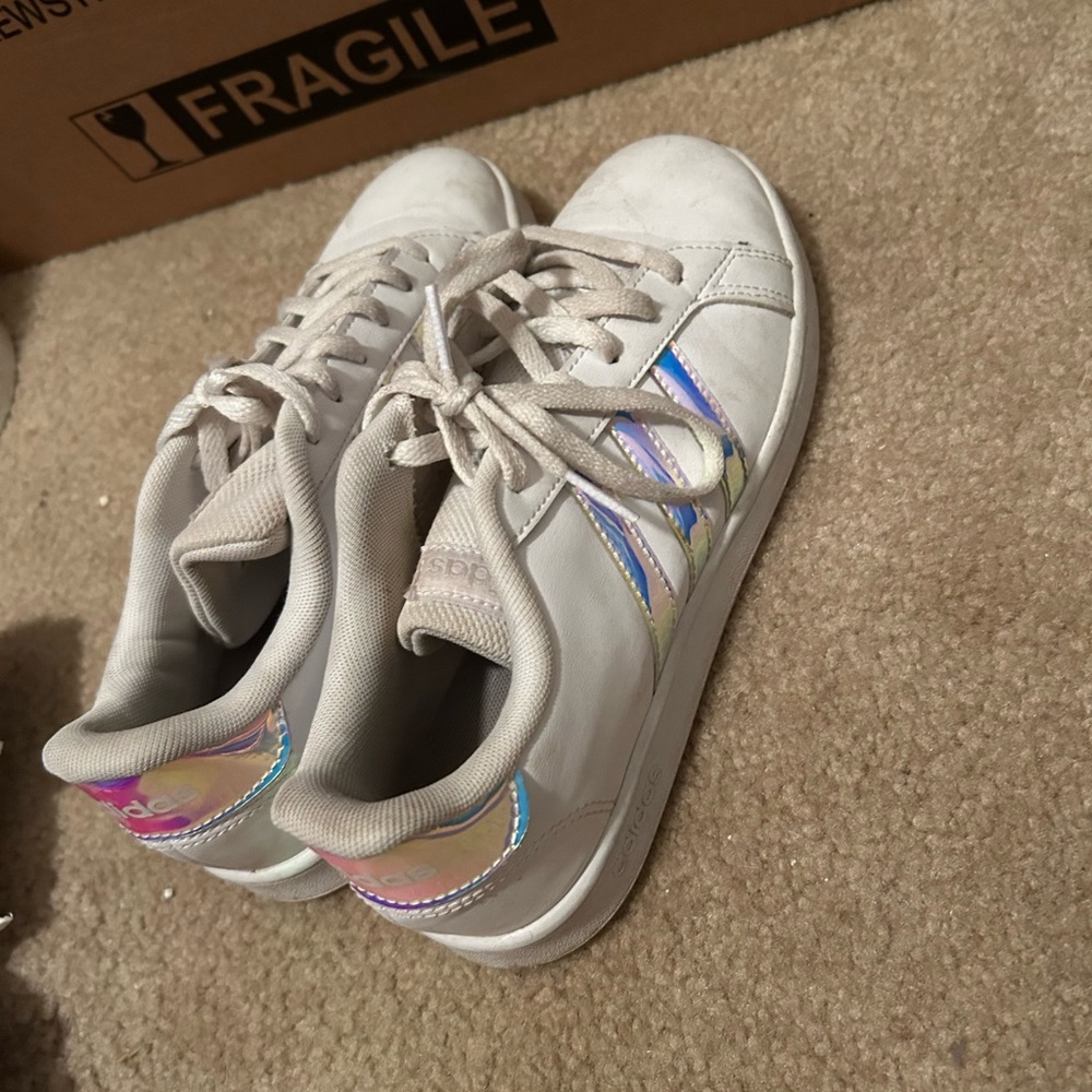 Adidas size 4. Love them just too small. Great condition only worn a few times.